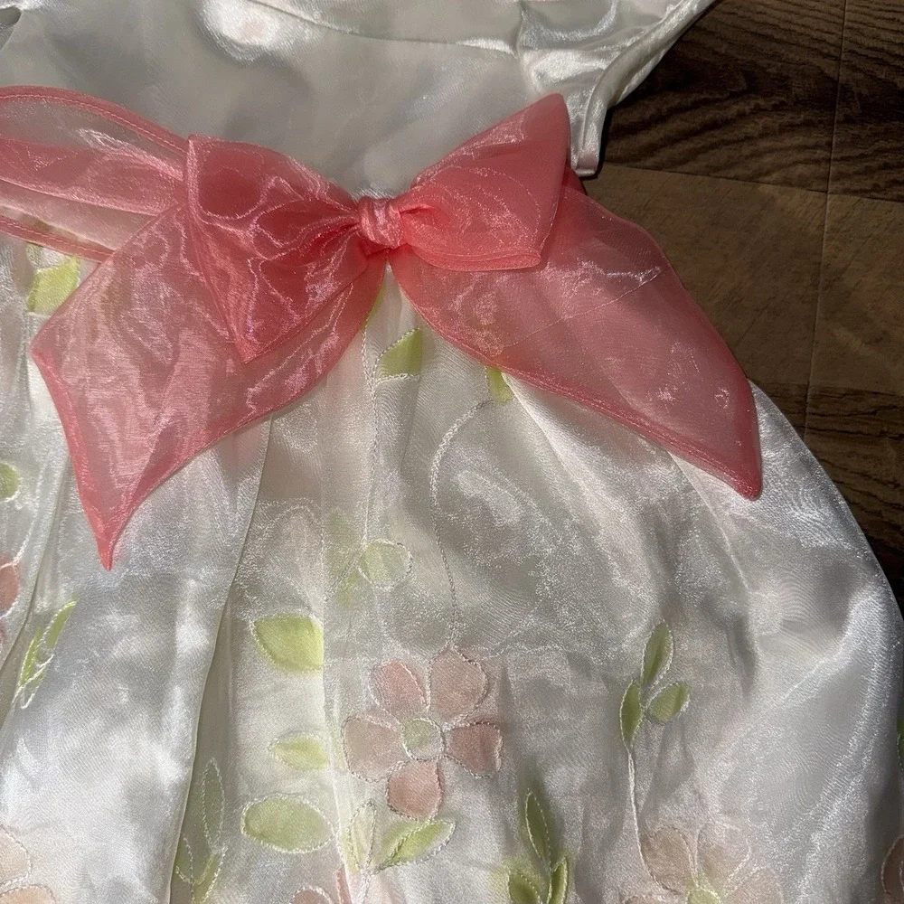 Lot Of 3 Girls Size 24 Months Dresses Lacy Embroidery‎ Fancy